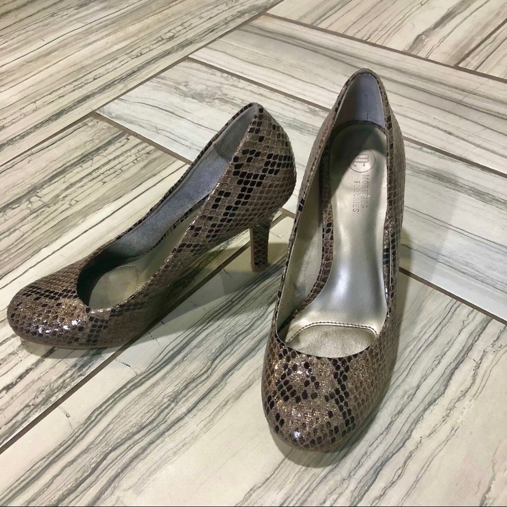 🌟Host Pick🌟Mootsies Tootsies Taupe Snakeskin Pattern Pumps - Picture 3 of 9